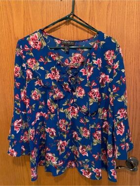 🇺🇸 Forever 21+ Women’s Bell Sleeve Top